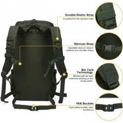Malgré sa grande capacité, le sac à dos militaire reste léger, assurant un confort optimal pendant les voyages.